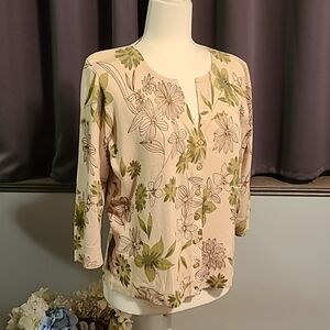 RQT Petite Floral Sweater  / Cardigan - Petite Large